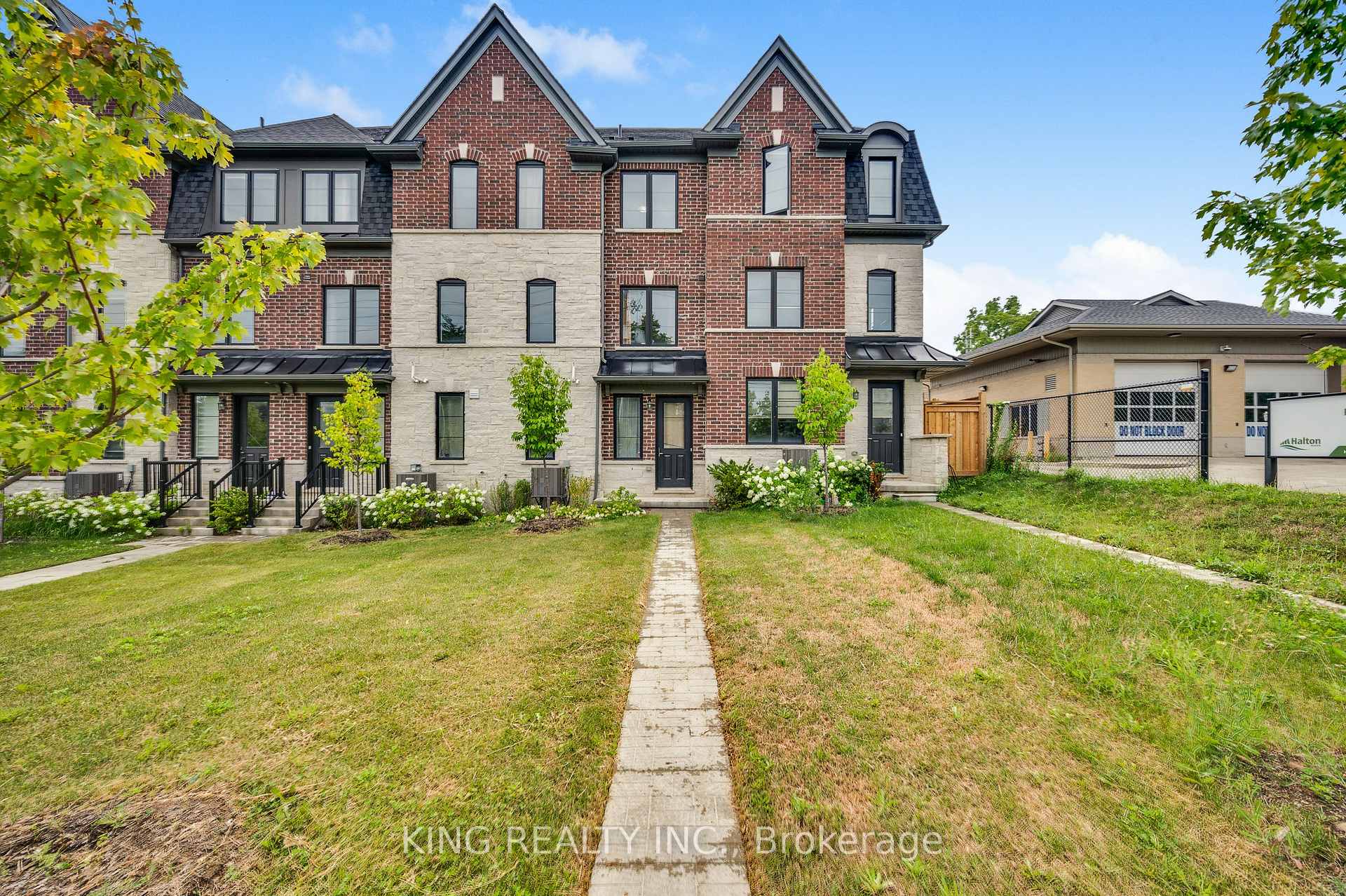 Photo 45 of 1443 National Common, Burlington, Tyandaga — HOMEH