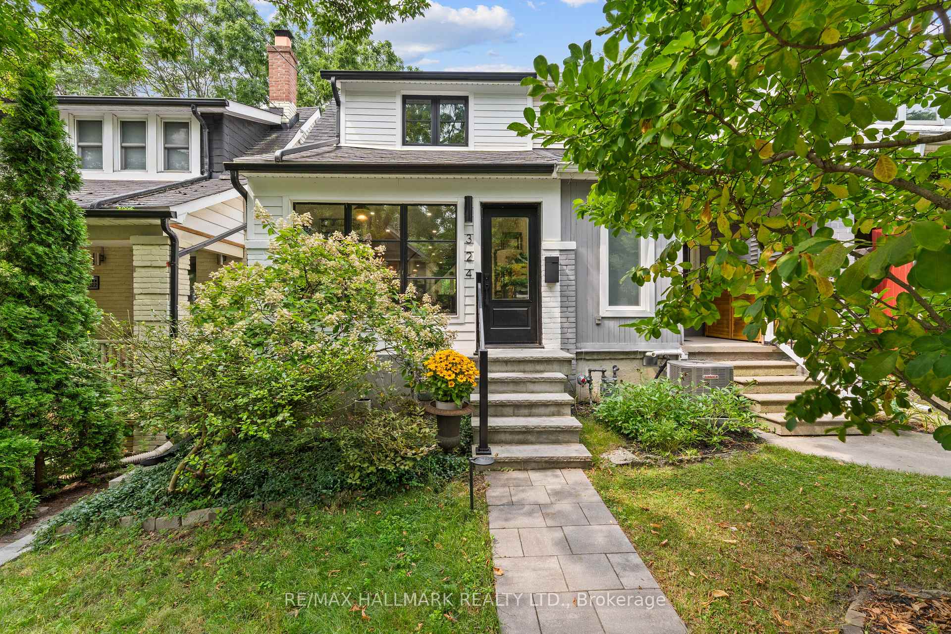 Photo 1 of 324 Kenilworth Avenue, Toronto, The Beaches — HOMEH