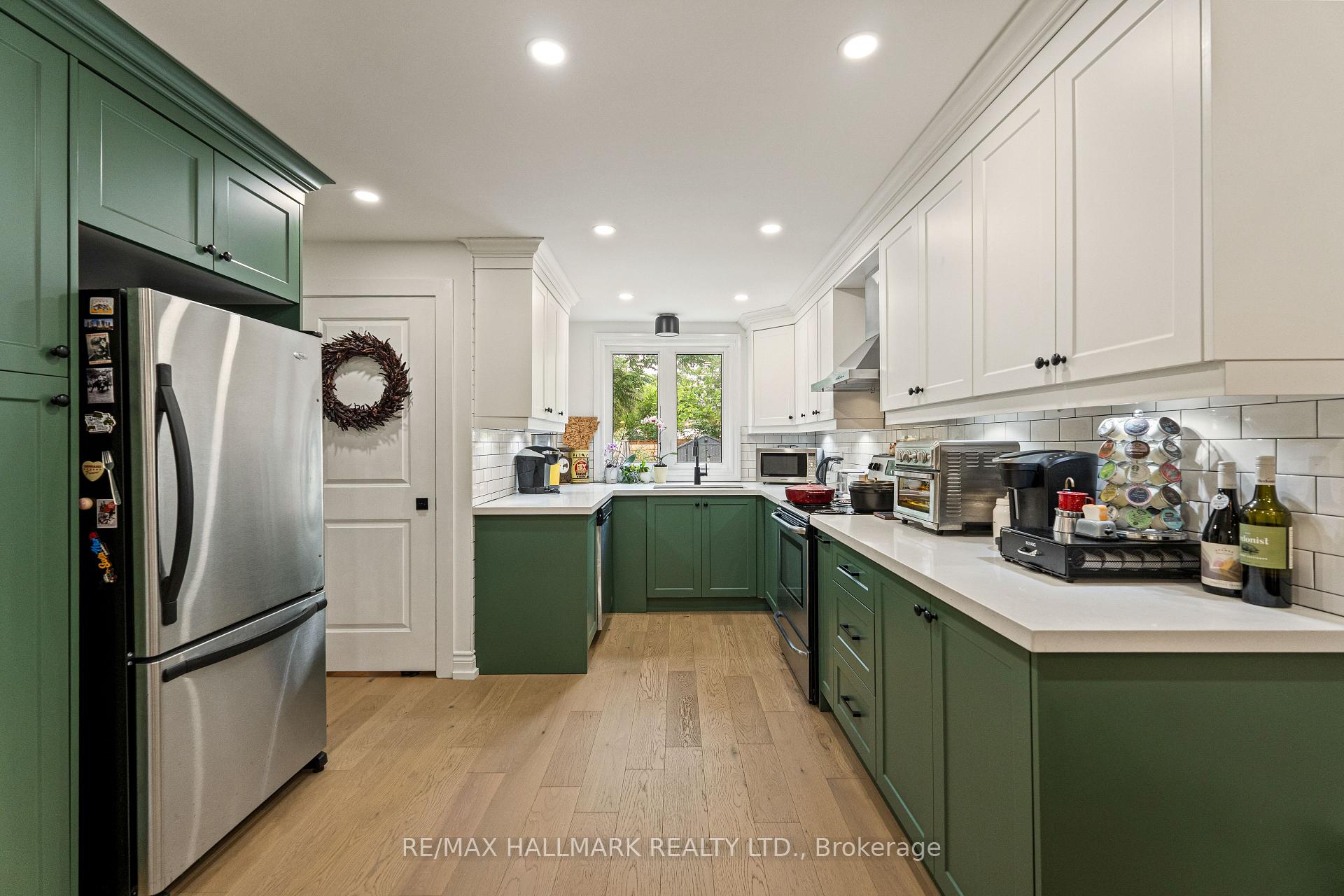 Photo 15 of 324 Kenilworth Avenue, Toronto, The Beaches — HOMEH