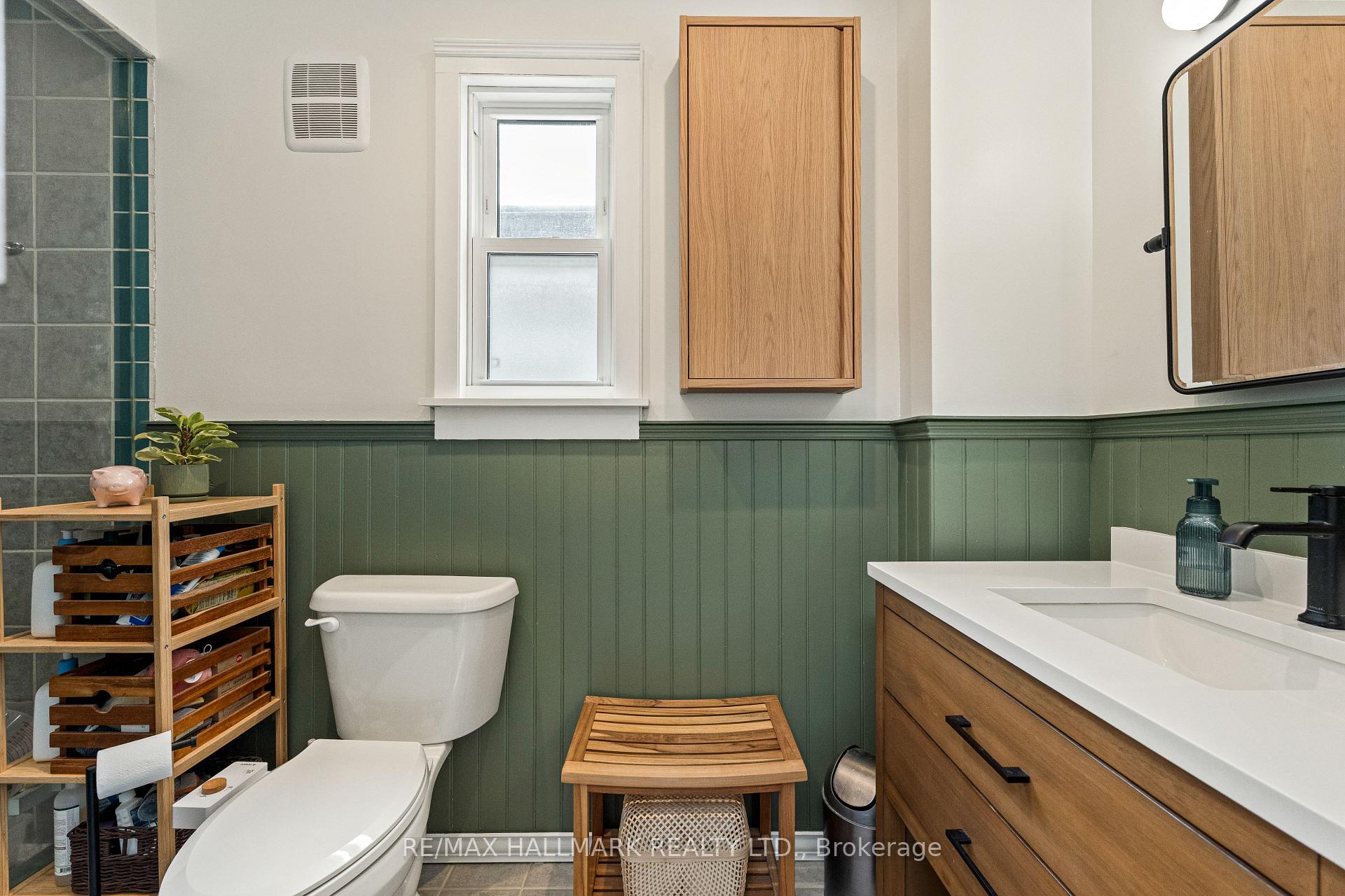Photo 28 of 324 Kenilworth Avenue, Toronto, The Beaches — HOMEH