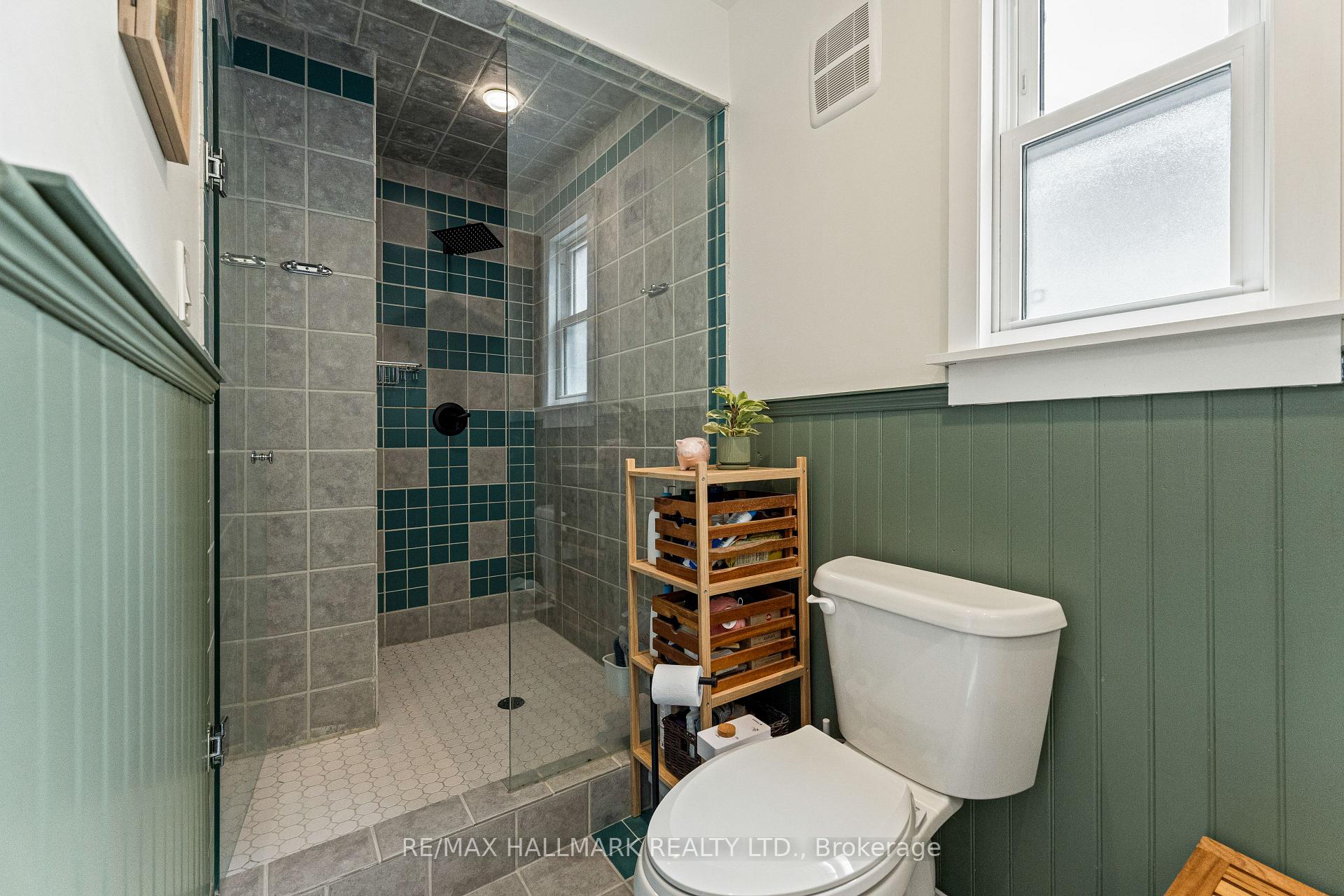 Photo 30 of 324 Kenilworth Avenue, Toronto, The Beaches — HOMEH