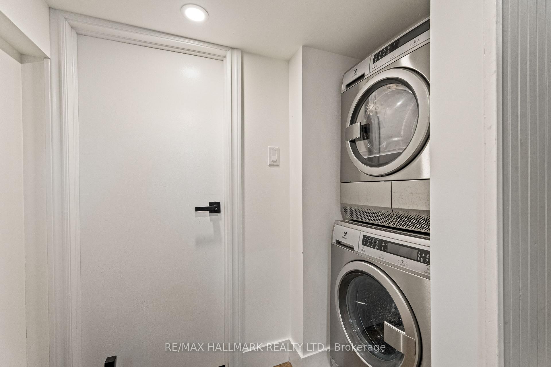 Photo 37 of 324 Kenilworth Avenue, Toronto, The Beaches — HOMEH