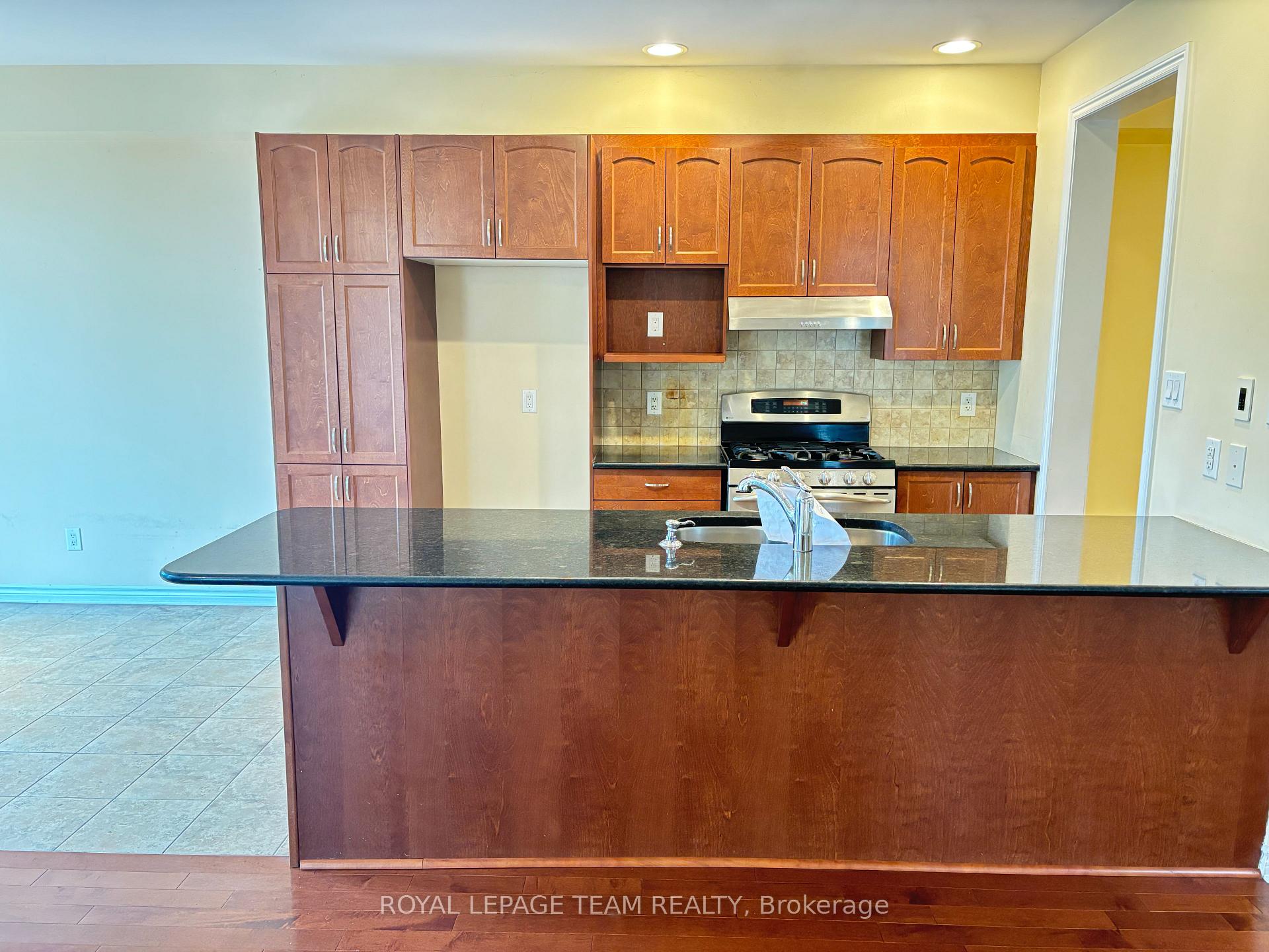 Photo 10 of 449 Foxhall Way, Ottawa, Kanata - Bridlewood — HOMEH