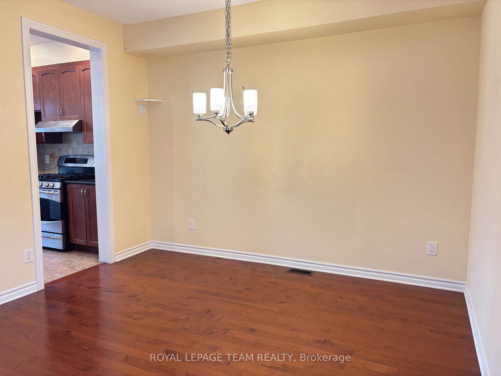 Photo 13 of 449 Foxhall Way, Ottawa, Kanata - Bridlewood — HOMEH