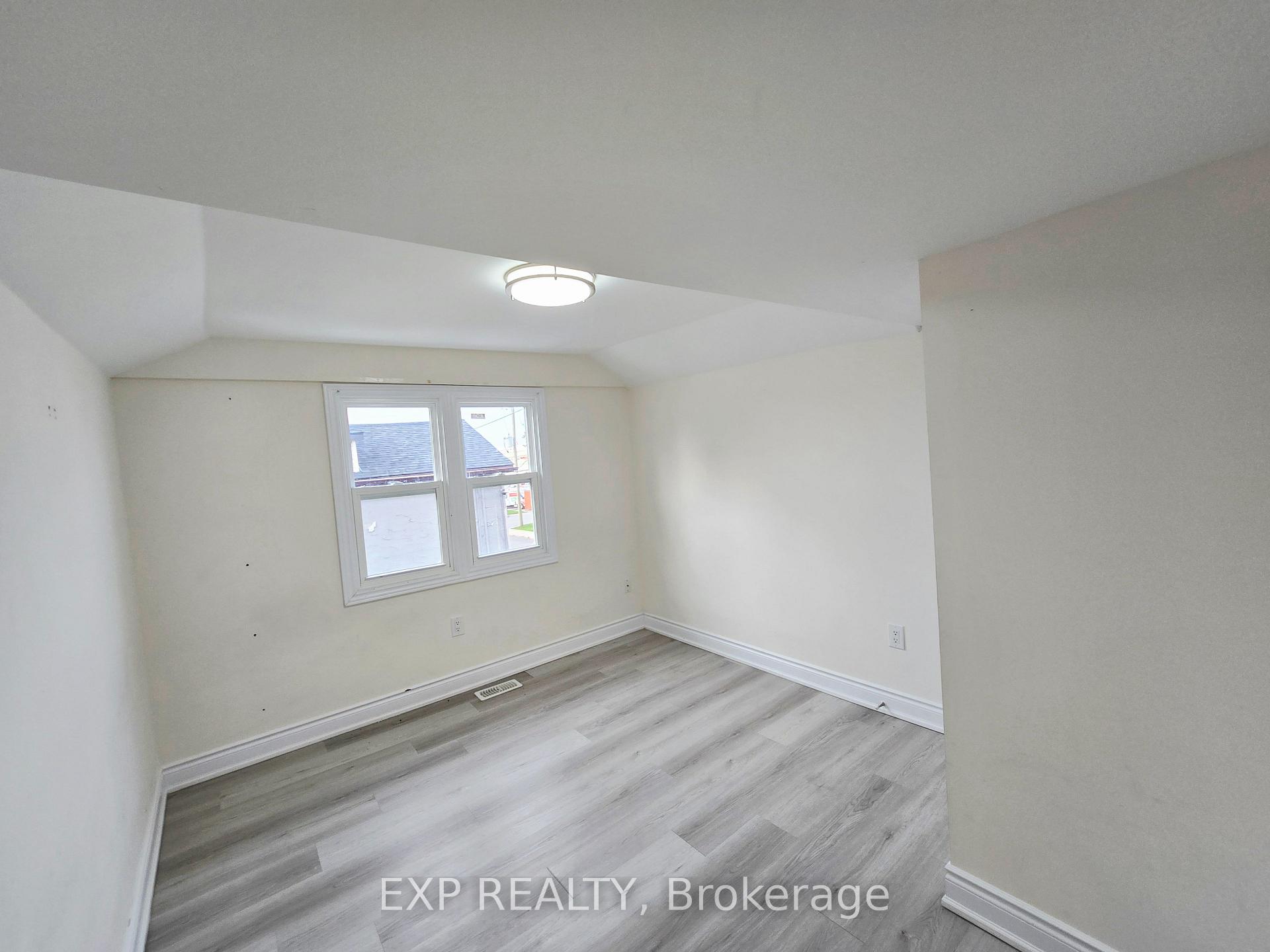 Photo 4 of Unit 2, 69 Vine Street, St. Catharines, E. Chester — HOMEH