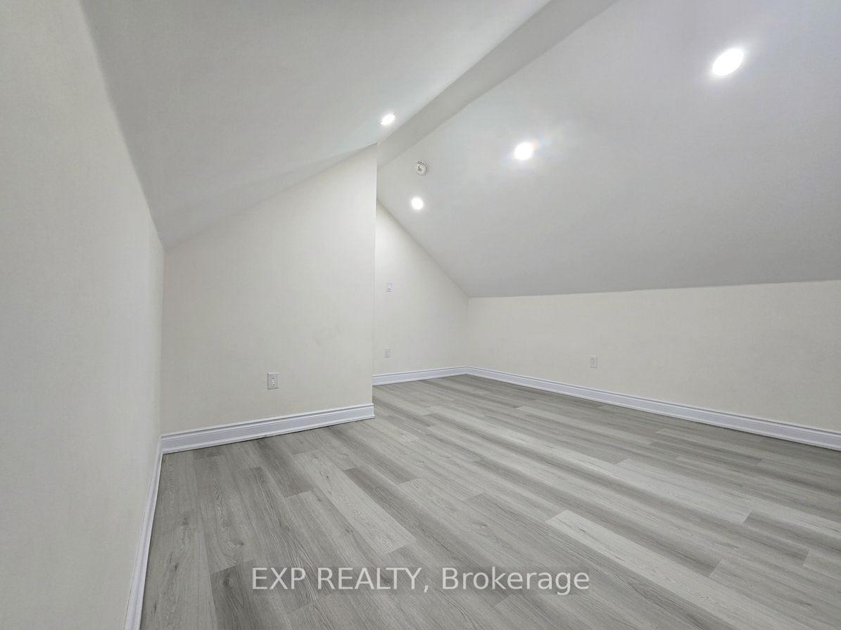 Photo 6 of Unit 2, 69 Vine Street, St. Catharines, E. Chester — HOMEH