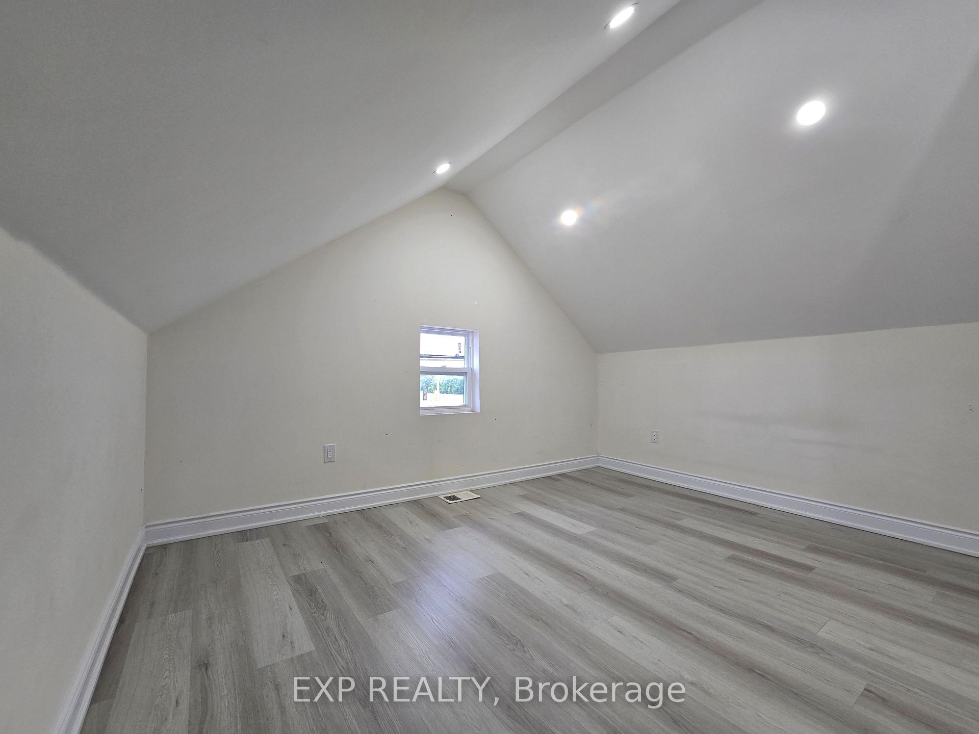 Photo 7 of Unit 2, 69 Vine Street, St. Catharines, E. Chester — HOMEH