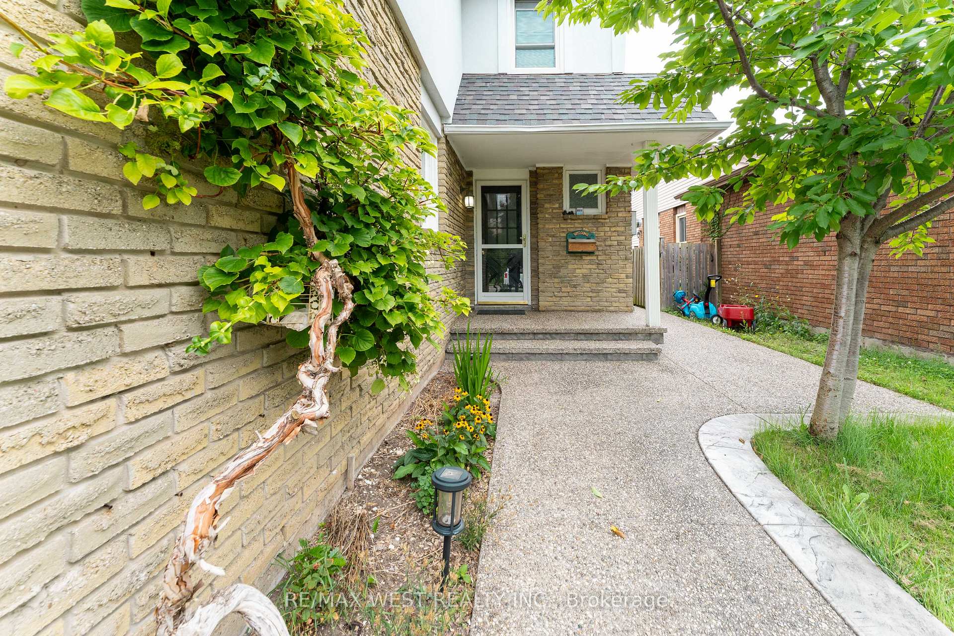 Photo 5 of 3098 Driftwood Drive, Burlington, Brant Hills — HOMEH