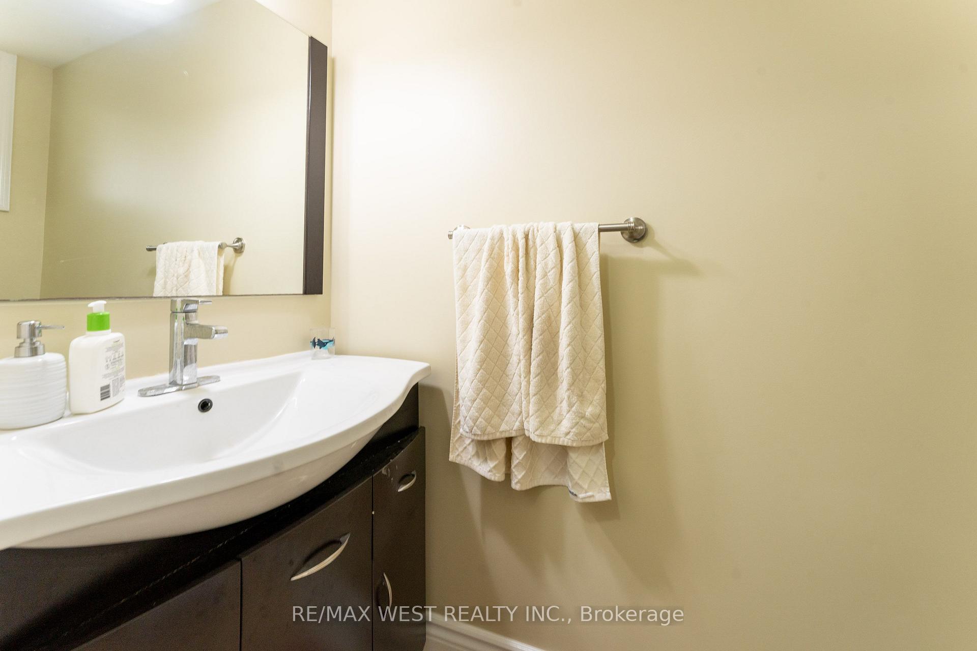 Photo 8 of 3098 Driftwood Drive, Burlington, Brant Hills — HOMEH