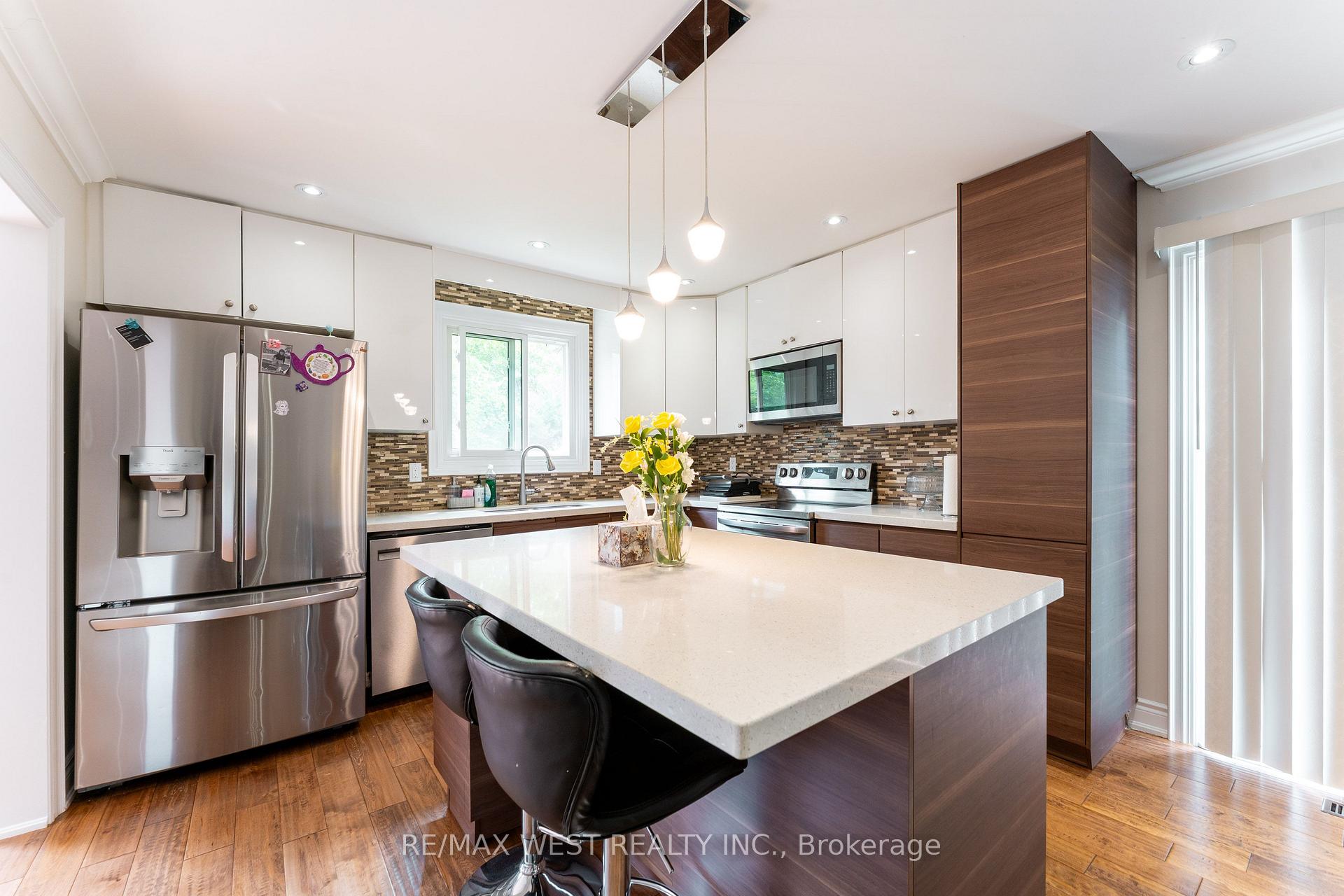 Photo 13 of 3098 Driftwood Drive, Burlington, Brant Hills — HOMEH