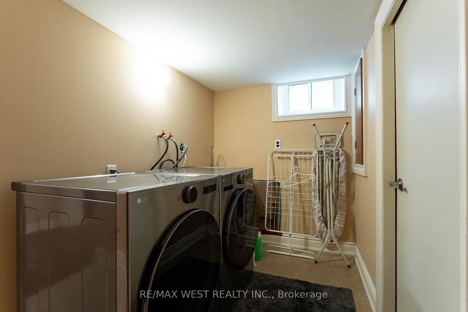 Photo 32 of 3098 Driftwood Drive, Burlington, Brant Hills — HOMEH