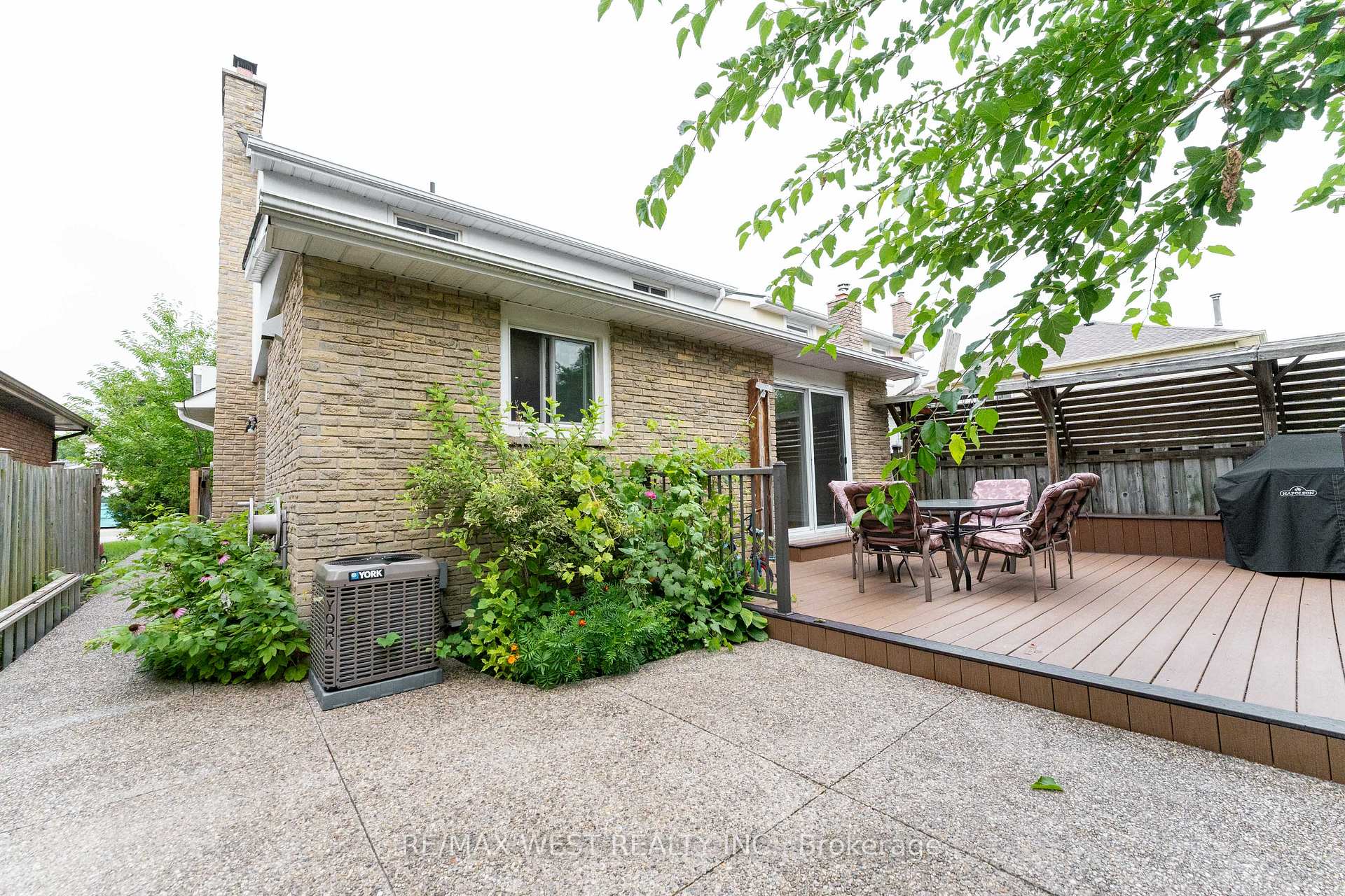 Photo 39 of 3098 Driftwood Drive, Burlington, Brant Hills — HOMEH