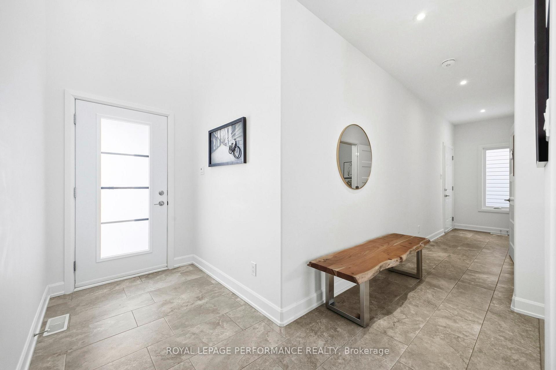 Photo 3 of 934 Chablis Crescent, Russell, Embrun — HOMEH