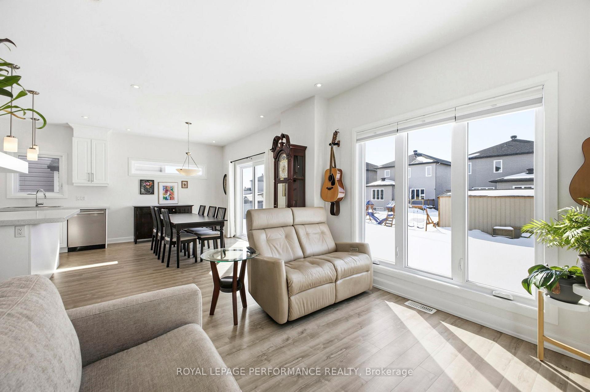 Photo 14 of 934 Chablis Crescent, Russell, Embrun — HOMEH