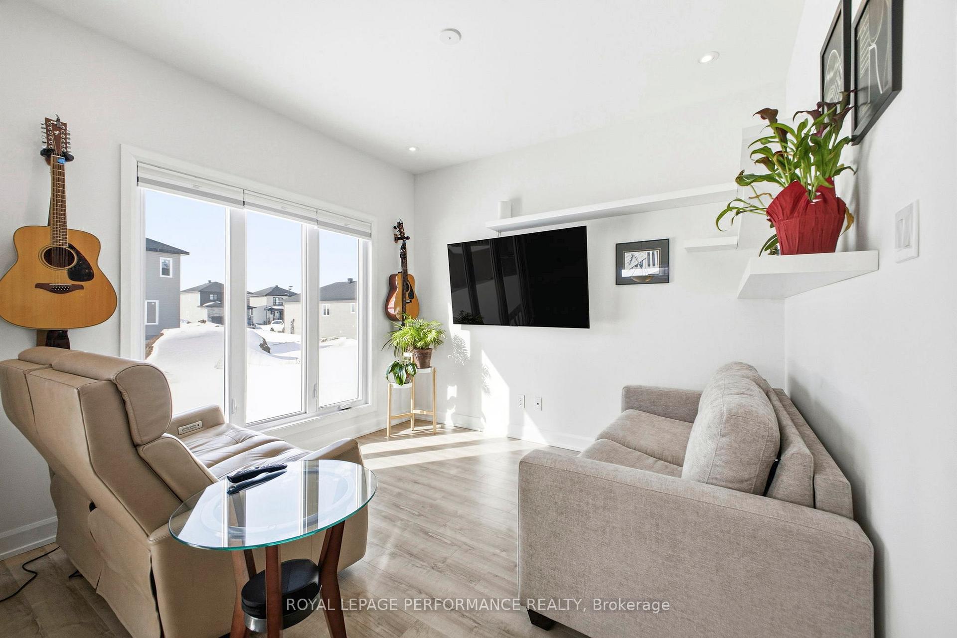 Photo 15 of 934 Chablis Crescent, Russell, Embrun — HOMEH