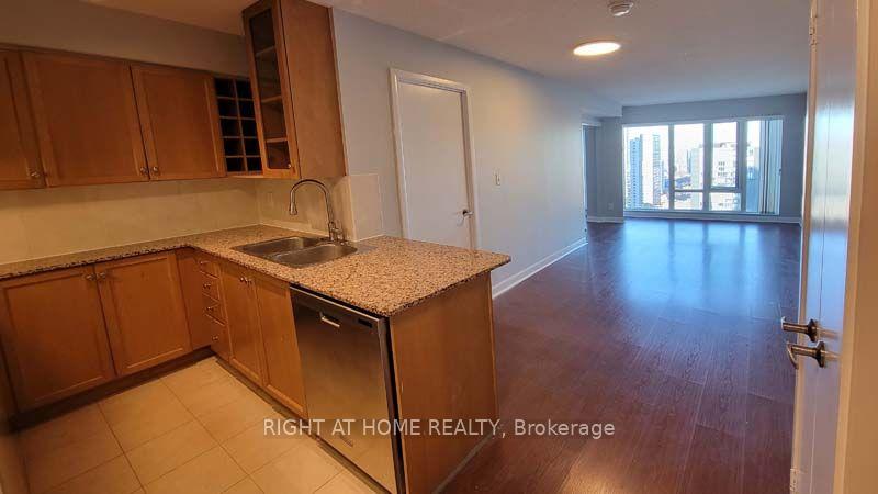 Photo 4 of Unit 2903, 210 Victoria Street, Toronto, Church-Yonge Corridor — HOMEH