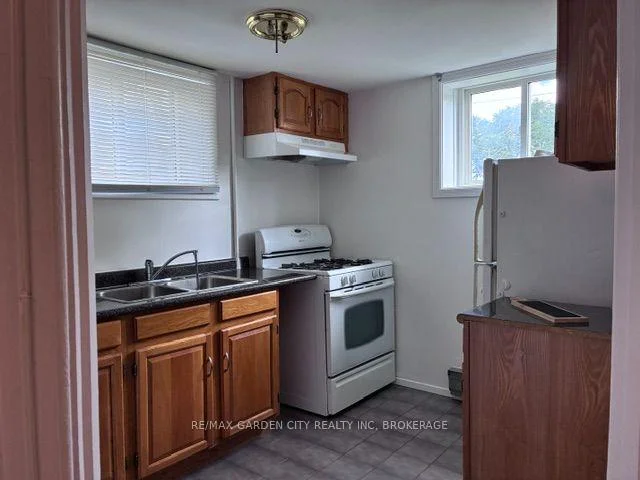 Photo 5 of Unit 5, 131 Lyons Avenue, Welland, Lincoln/Crowland — HOMEH