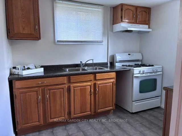 Photo 6 of Unit 5, 131 Lyons Avenue, Welland, Lincoln/Crowland — HOMEH