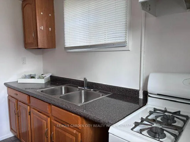 Photo 7 of Unit 5, 131 Lyons Avenue, Welland, Lincoln/Crowland — HOMEH
