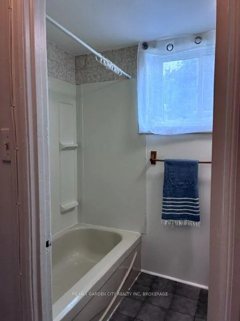 Photo 8 of Unit 5, 131 Lyons Avenue, Welland, Lincoln/Crowland — HOMEH