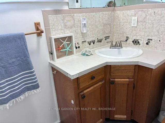 Photo 9 of Unit 5, 131 Lyons Avenue, Welland, Lincoln/Crowland — HOMEH