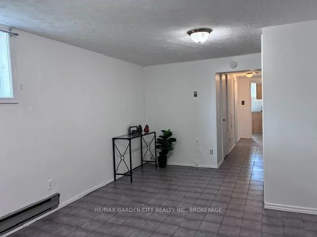 Photo 11 of Unit 5, 131 Lyons Avenue, Welland, Lincoln/Crowland — HOMEH