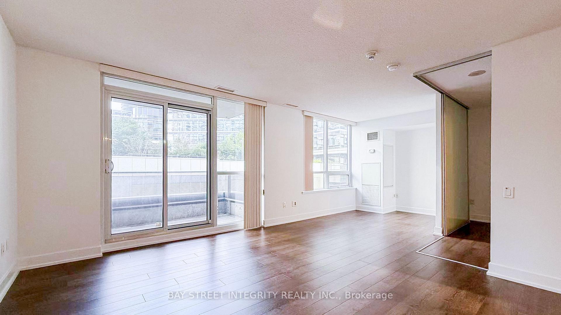 Photo 2 of Unit 402, 23 Sheppard Avenue E, North York, Willowdale East — HOMEH