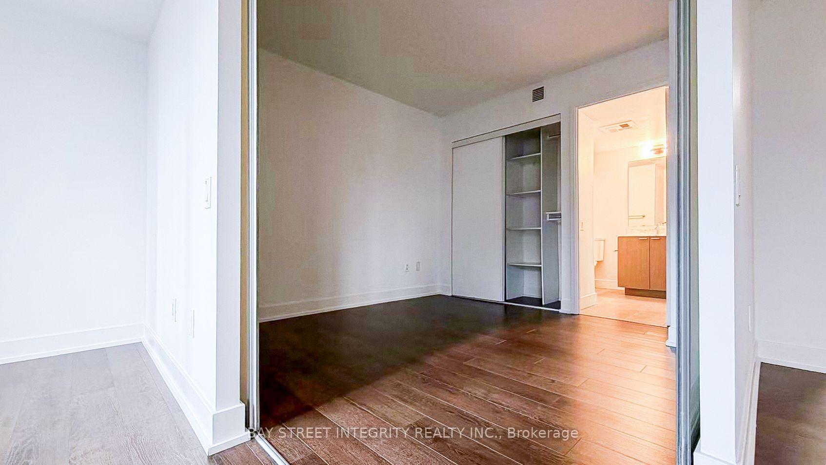 Photo 11 of Unit 402, 23 Sheppard Avenue E, North York, Willowdale East — HOMEH