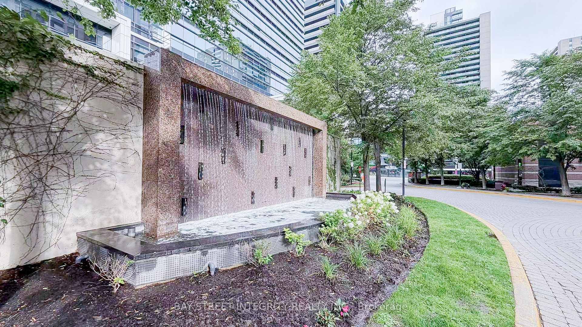 Photo 16 of Unit 402, 23 Sheppard Avenue E, North York, Willowdale East — HOMEH
