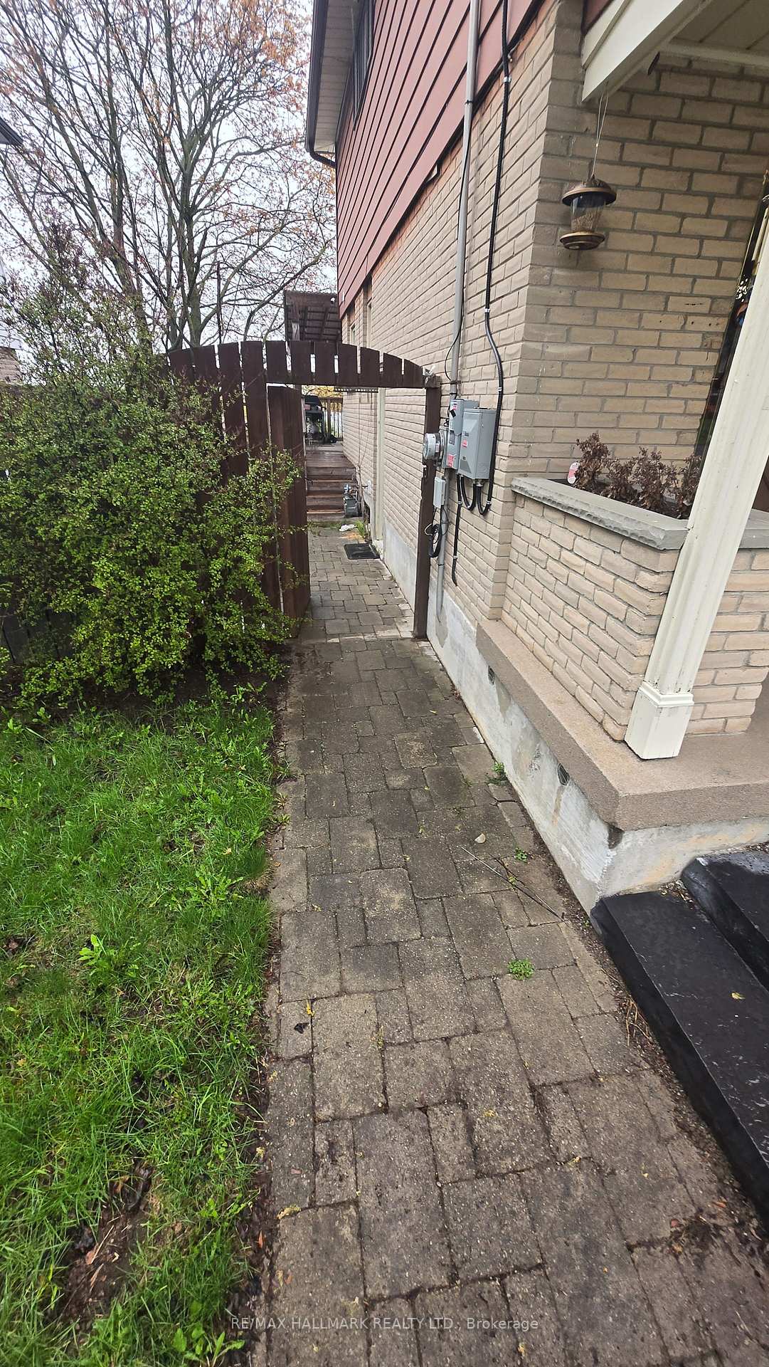 Photo 4 of Unit Lower Level, 106 Springdale Crescent, Oshawa, Donevan — HOMEH