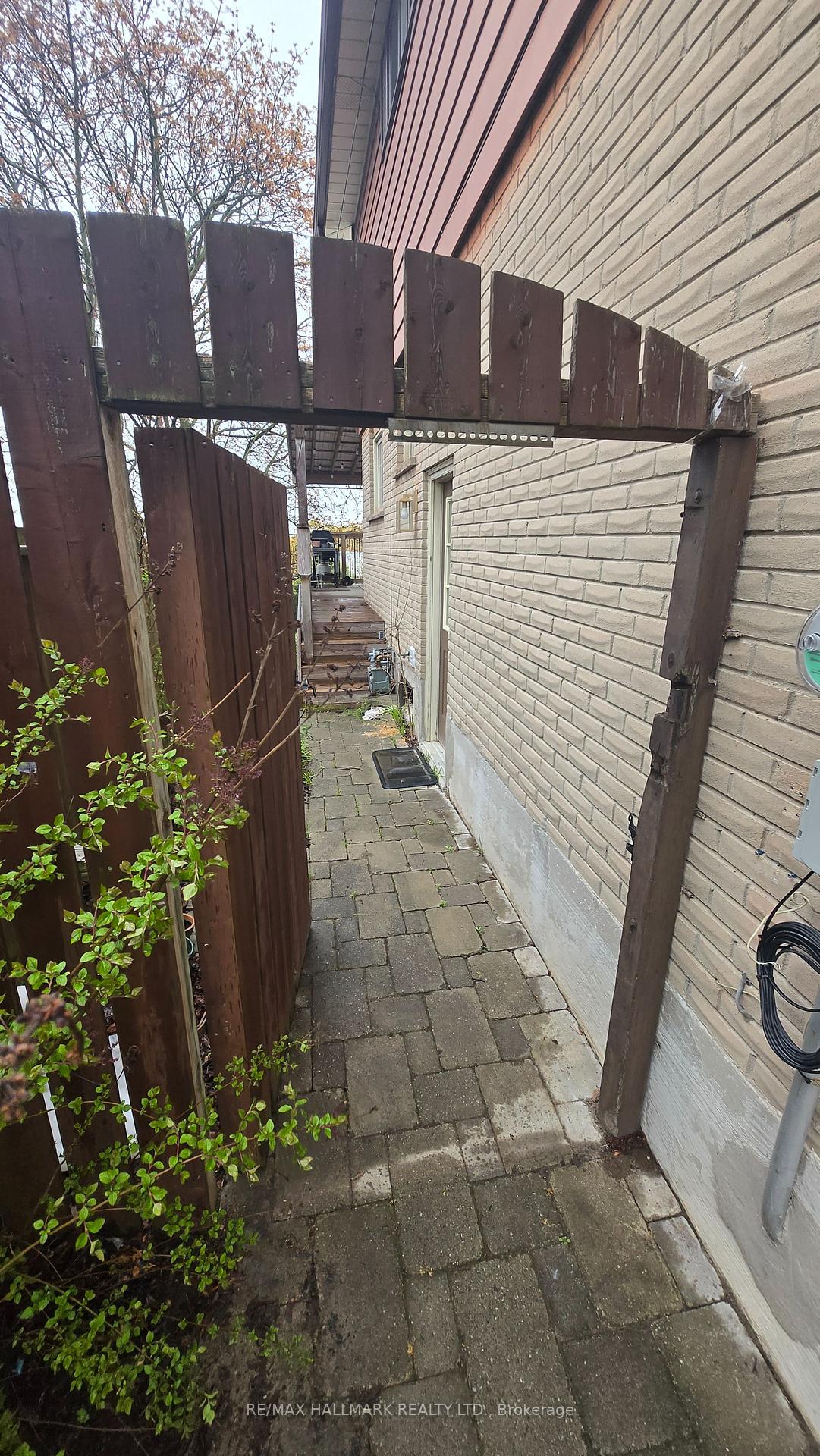 Photo 5 of Unit Lower Level, 106 Springdale Crescent, Oshawa, Donevan — HOMEH