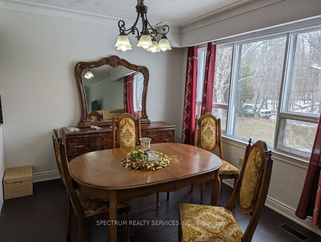 Photo 3 of 5006 Derry Road W, Burlington, Rural Burlington — HOMEH