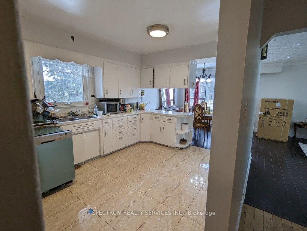 Photo 5 of 5006 Derry Road W, Burlington, Rural Burlington — HOMEH