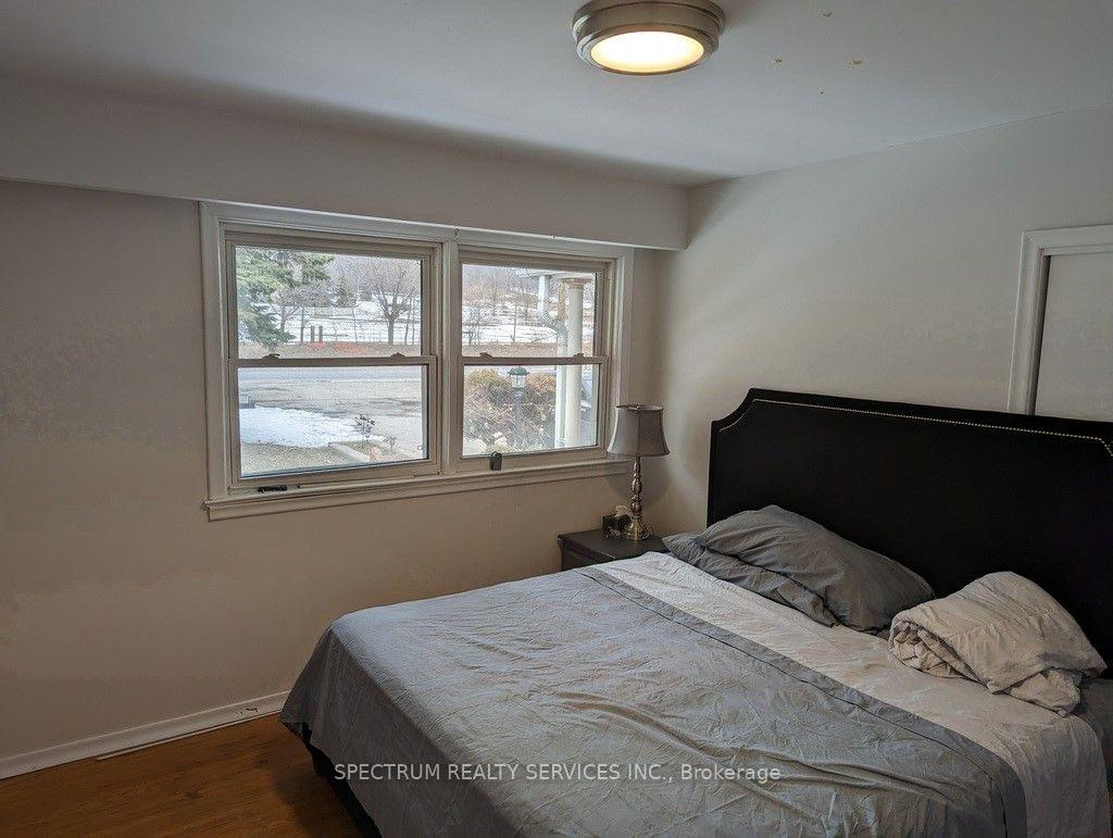 Photo 8 of 5006 Derry Road W, Burlington, Rural Burlington — HOMEH