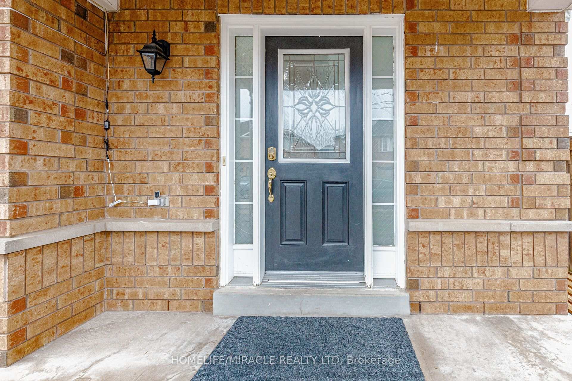 Photo 6 of 60 Bushmill Circle, Brampton, Fletcher's Meadow — HOMEH