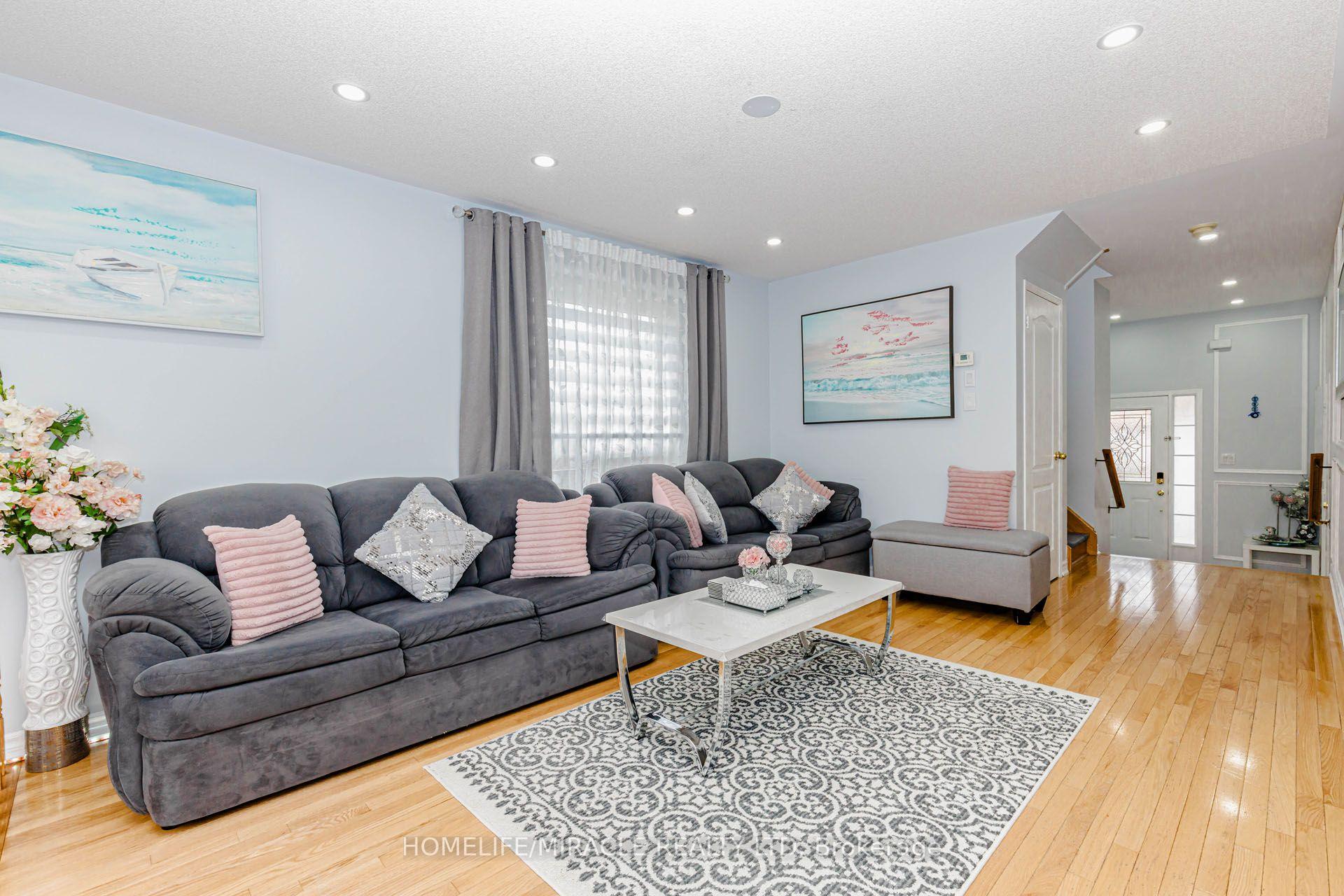 Photo 13 of 60 Bushmill Circle, Brampton, Fletcher's Meadow — HOMEH