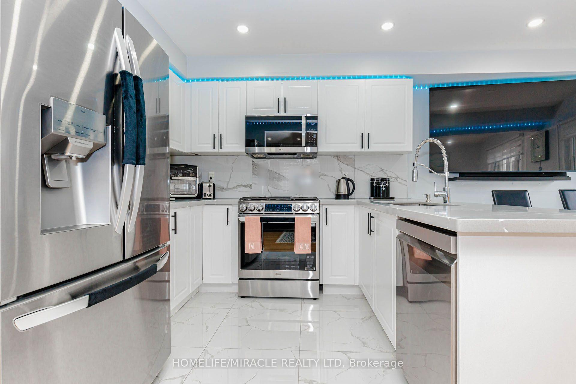 Photo 17 of 60 Bushmill Circle, Brampton, Fletcher's Meadow — HOMEH
