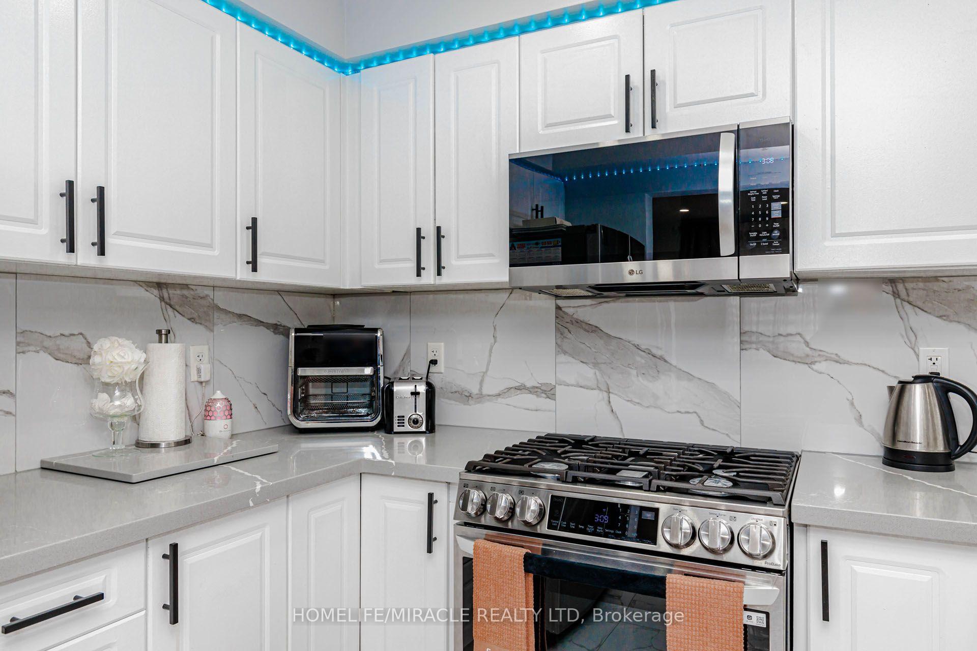 Photo 20 of 60 Bushmill Circle, Brampton, Fletcher's Meadow — HOMEH