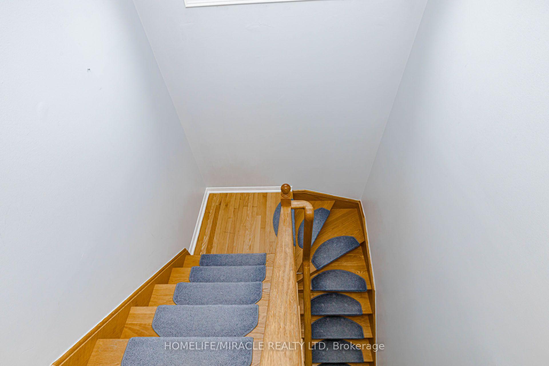 Photo 27 of 60 Bushmill Circle, Brampton, Fletcher's Meadow — HOMEH