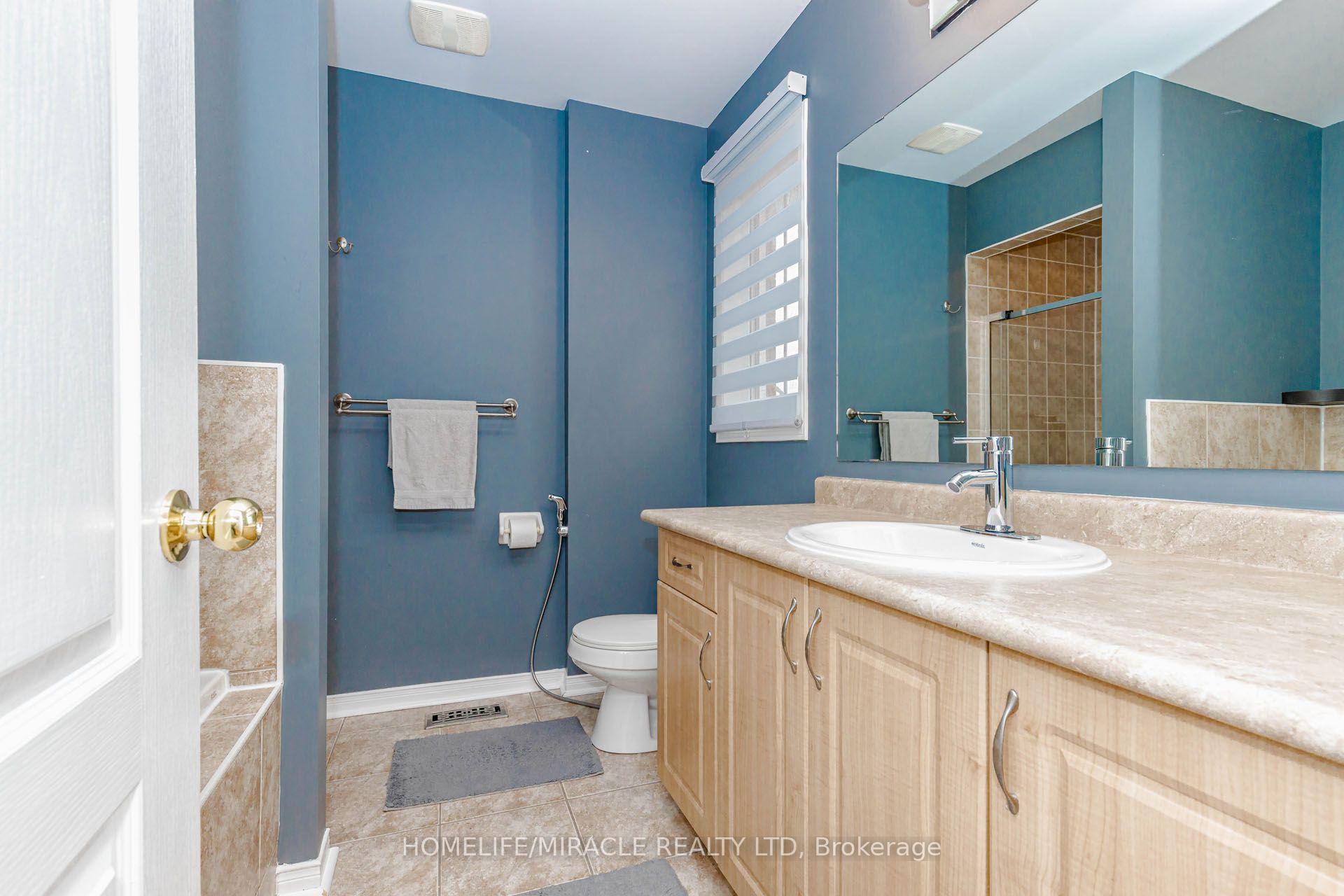 Photo 33 of 60 Bushmill Circle, Brampton, Fletcher's Meadow — HOMEH