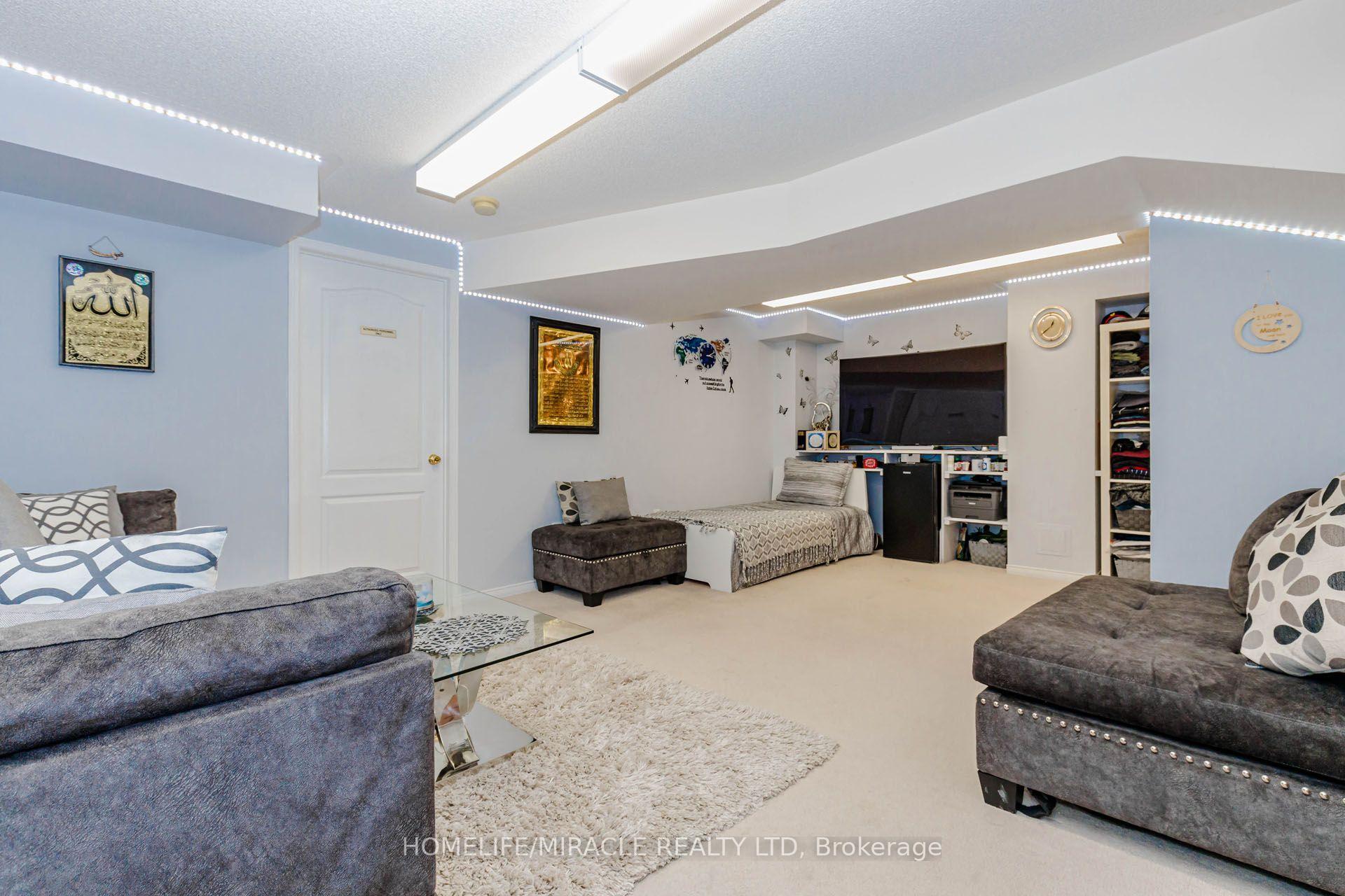 Photo 47 of 60 Bushmill Circle, Brampton, Fletcher's Meadow — HOMEH