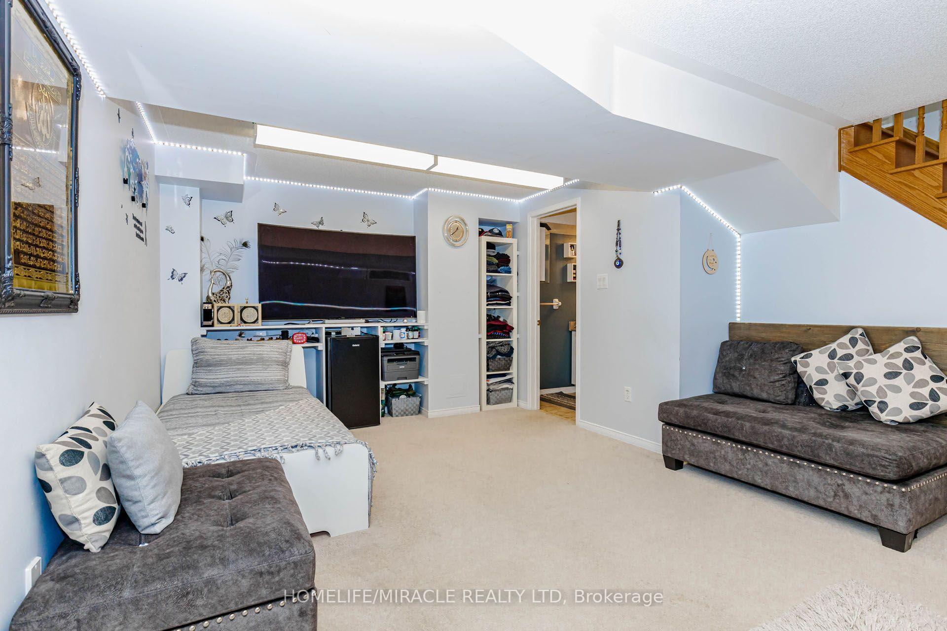 Photo 49 of 60 Bushmill Circle, Brampton, Fletcher's Meadow — HOMEH