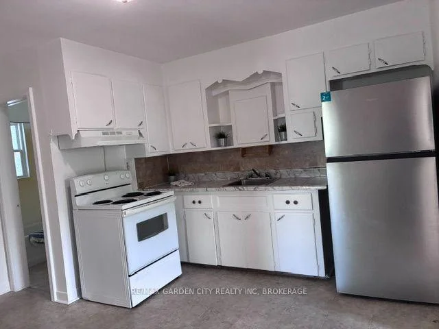 Photo 3 of Unit 1, 131 Lyons Avenue, Welland, Lincoln/Crowland — HOMEH