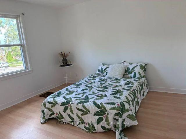 Photo 4 of Unit 1, 131 Lyons Avenue, Welland, Lincoln/Crowland — HOMEH