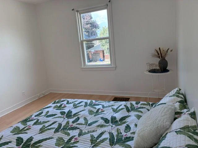 Photo 5 of Unit 1, 131 Lyons Avenue, Welland, Lincoln/Crowland — HOMEH