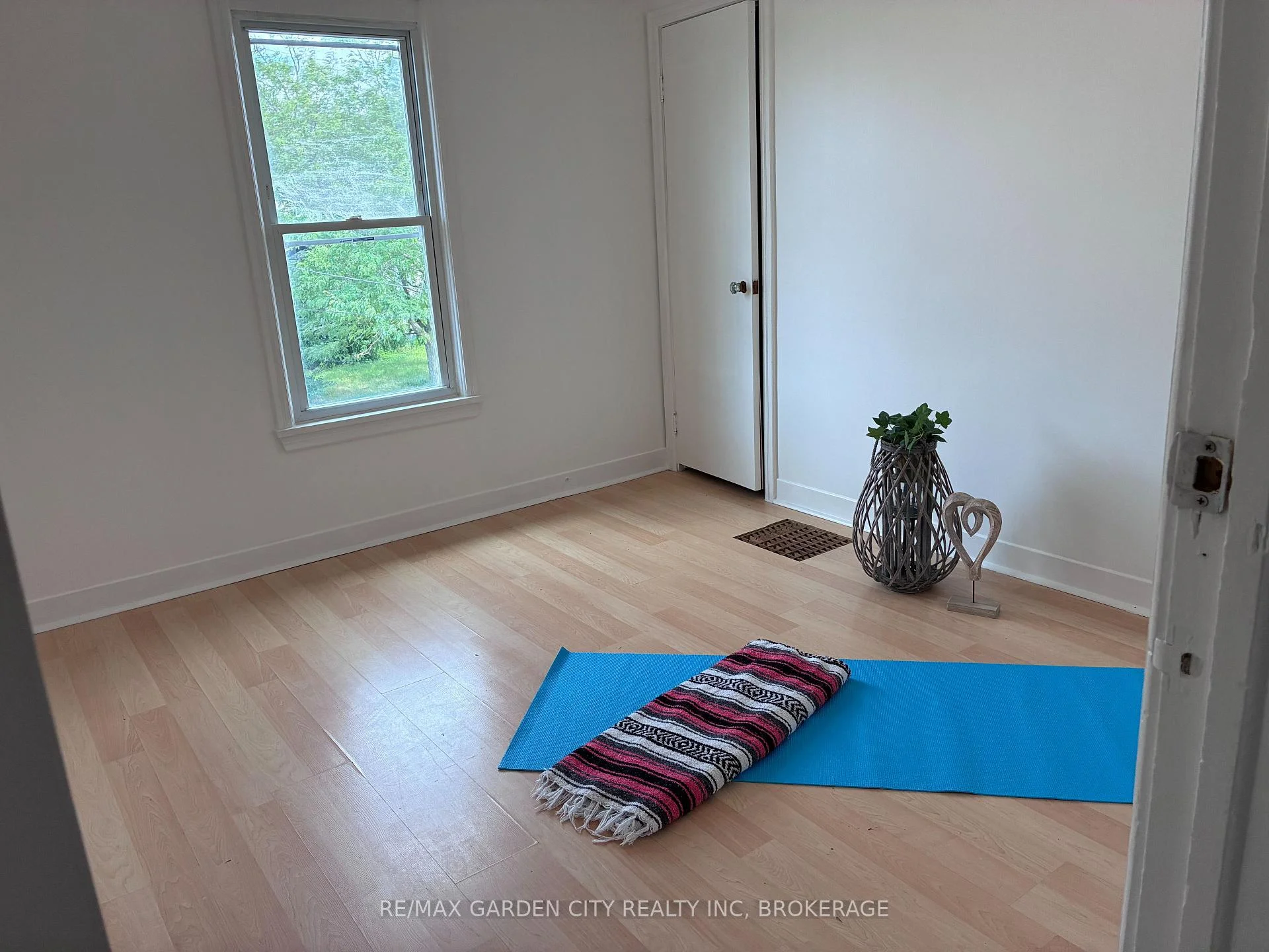 Photo 6 of Unit 1, 131 Lyons Avenue, Welland, Lincoln/Crowland — HOMEH