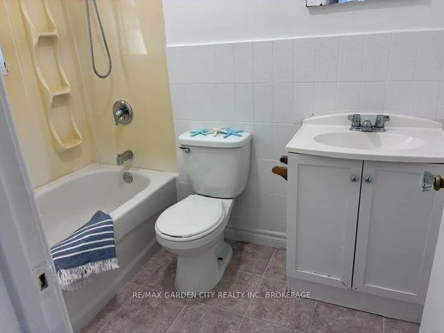 Photo 8 of Unit 1, 131 Lyons Avenue, Welland, Lincoln/Crowland — HOMEH