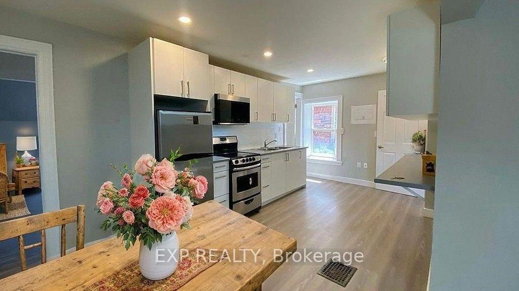 Front of Unit 103, 72 Victoria Avenue S