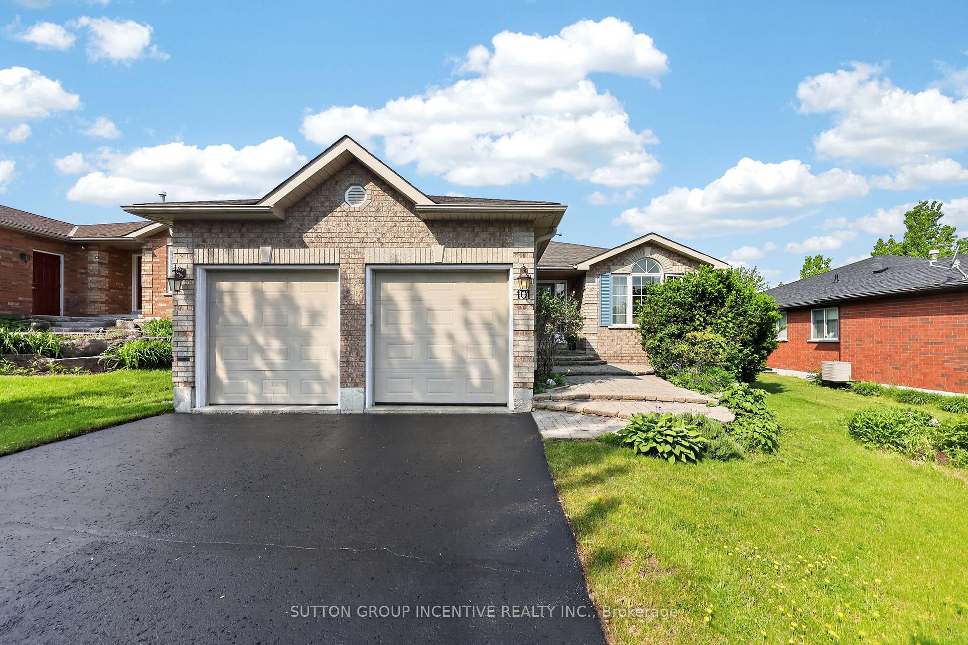 Photo of 101 Lion's Gate Boulevard