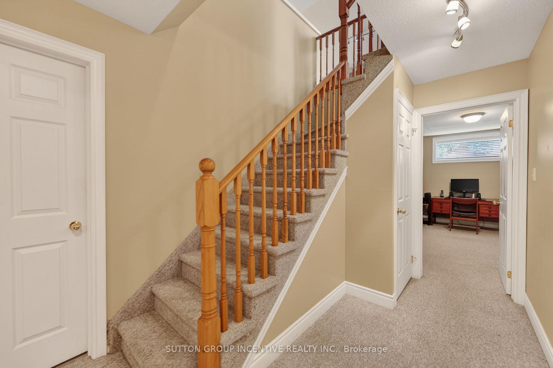 Photo 29 of 101 Lion's Gate Boulevard, Barrie, Little Lake — HOMEH